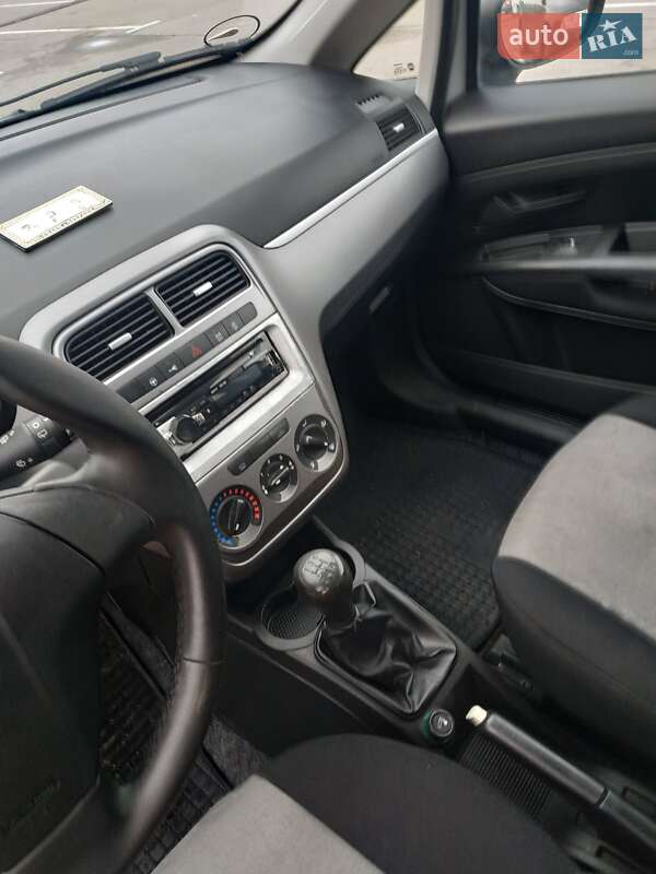 Купе Fiat Punto 2012 в Киеве фото 6 Купе Fiat Punto 2012 в Киеве