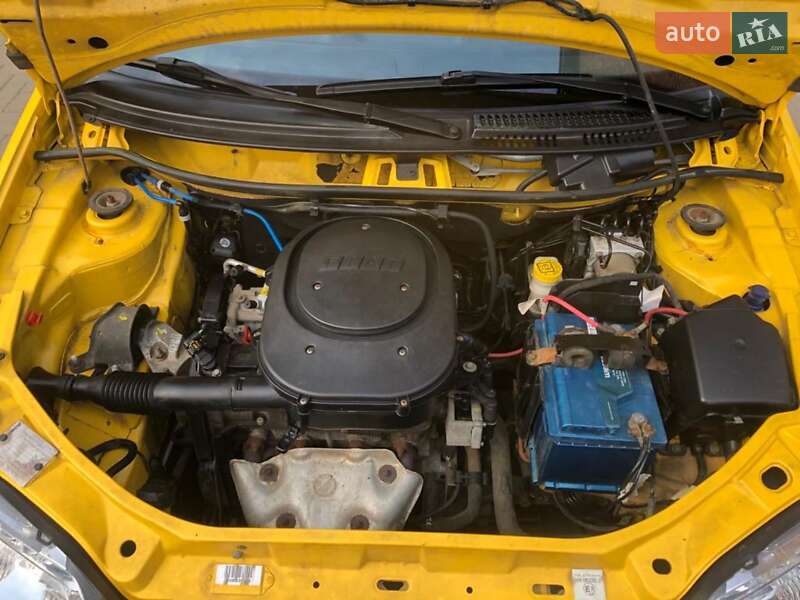 Универсал Fiat Punto 2003 в Черновцах