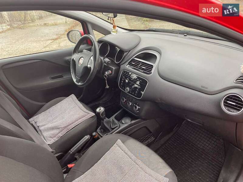Хэтчбек Fiat Punto 2013 в Черновцах