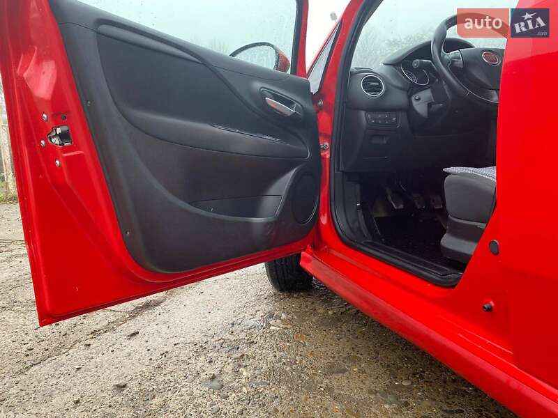 Хэтчбек Fiat Punto 2013 в Черновцах
