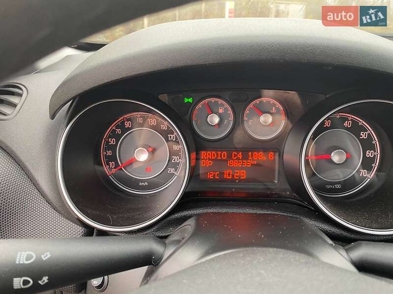 Хэтчбек Fiat Punto 2013 в Черновцах