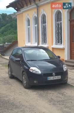 Хэтчбек Fiat Punto 2011 в 