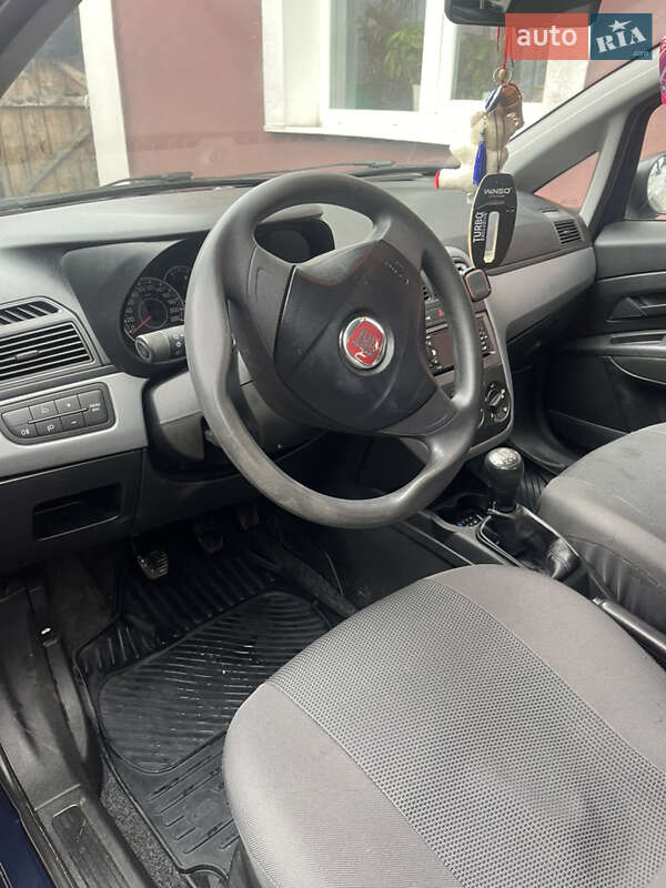 Хэтчбек Fiat Punto 2010 в Луцке