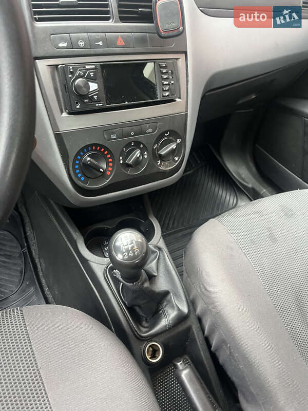 Хэтчбек Fiat Punto 2010 в Луцке