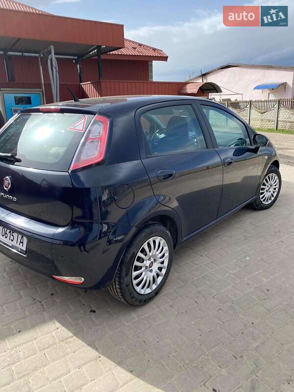 Хетчбек Fiat Punto 2013 в Косові