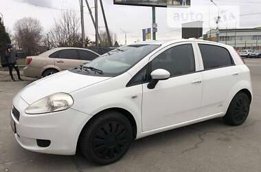 Хэтчбек Fiat Punto 2008 в Вишневом