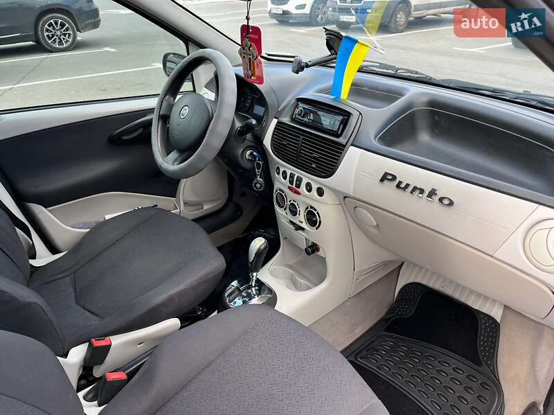 Хэтчбек Fiat Punto 2005 в Виннице