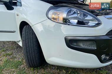 Хэтчбек Fiat Punto 2011 в 