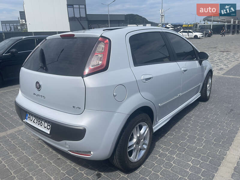 Хэтчбек Fiat Punto 2011 в Мукачево