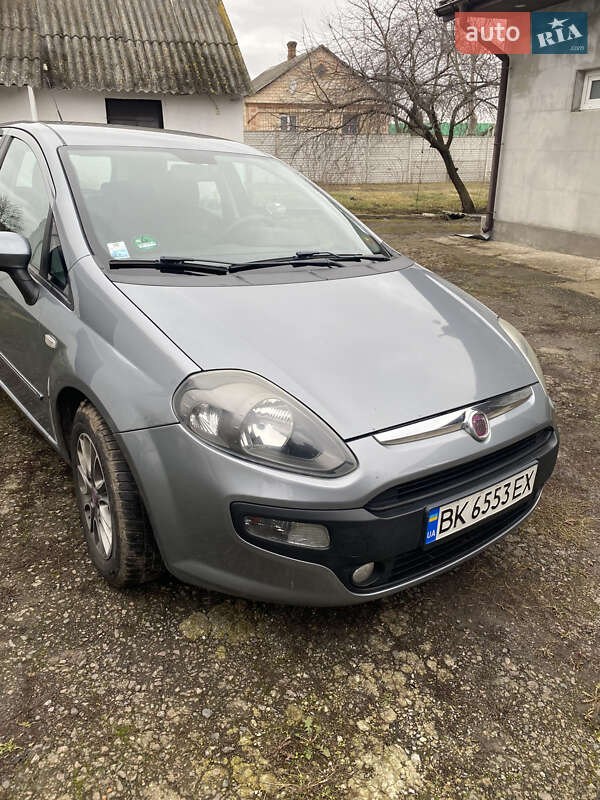 Хэтчбек Fiat Punto 2011 в Ровно фото 3 Хэтчбек Fiat Punto 2011 в Ровно