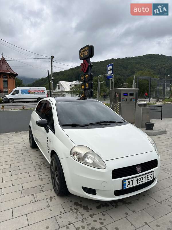 Хэтчбек Fiat Punto 2009 в Яремче