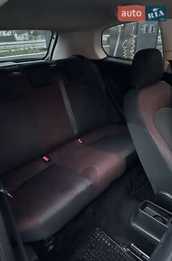 Хэтчбек Fiat Punto 2009 в 