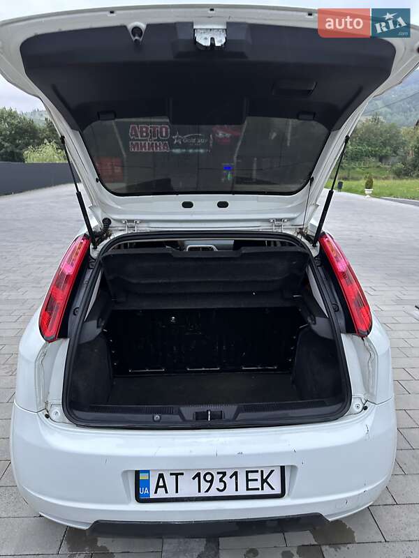 Хэтчбек Fiat Punto 2009 в Яремче