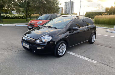 Хетчбек Fiat Punto 2010 в 