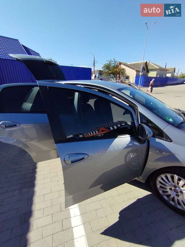 Хэтчбек Fiat Punto 2011 в Калуше