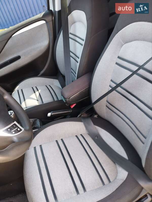 Хэтчбек Fiat Punto 2011 в Калуше