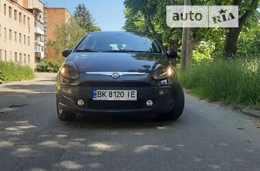 Хетчбек Fiat Punto 2011 в Рівному