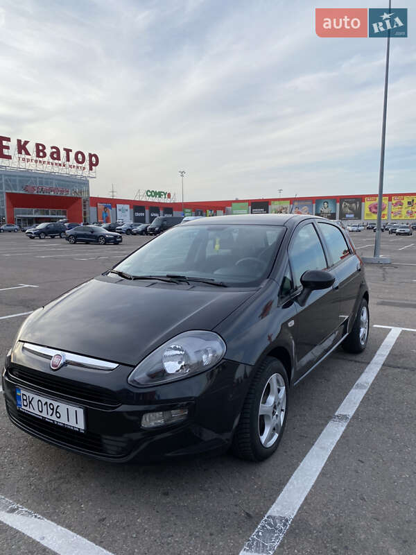 Хетчбек Fiat Punto 2011 в Рівному