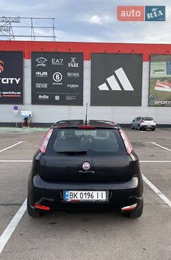 Хэтчбек Fiat Punto 2011 в Ровно