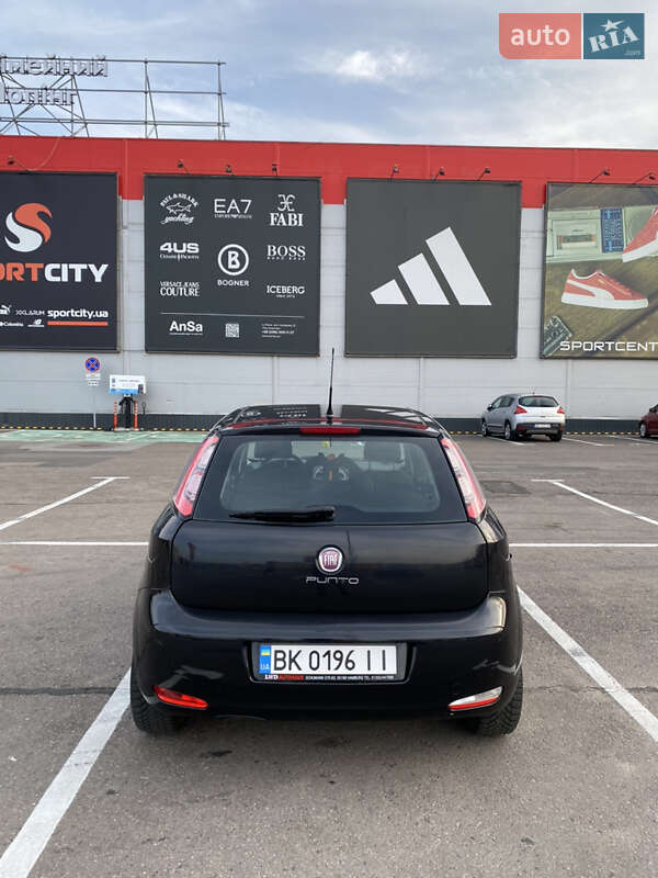 Хетчбек Fiat Punto 2011 в Рівному