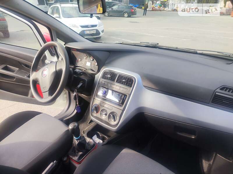 Хэтчбек Fiat Punto 2010 в Стрые