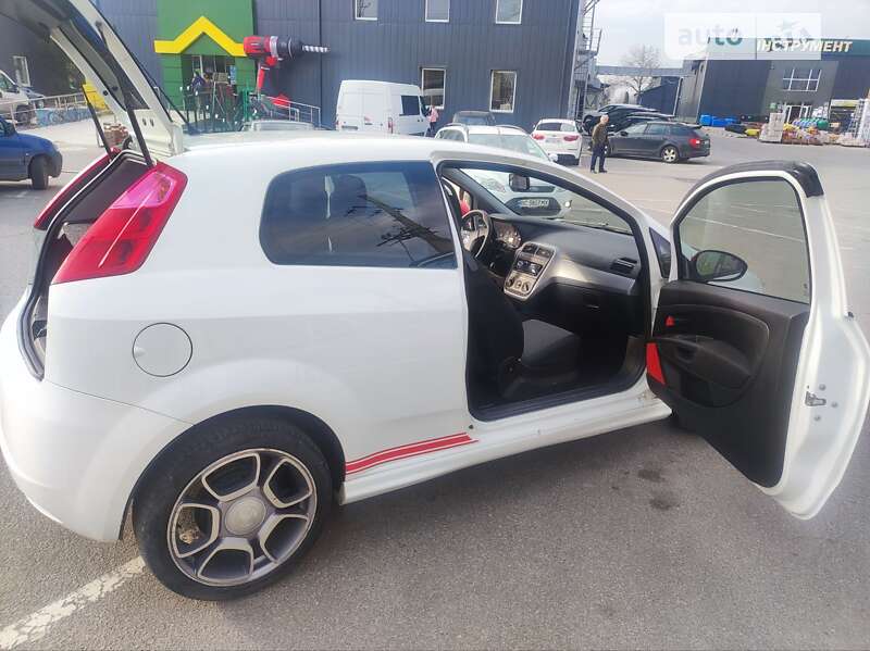 Хэтчбек Fiat Punto 2010 в Стрые