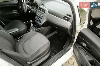 Хэтчбек Fiat Punto 2014 в 