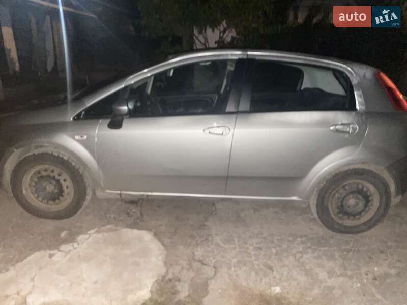 Хэтчбек Fiat Punto 2009 в Миргороде
