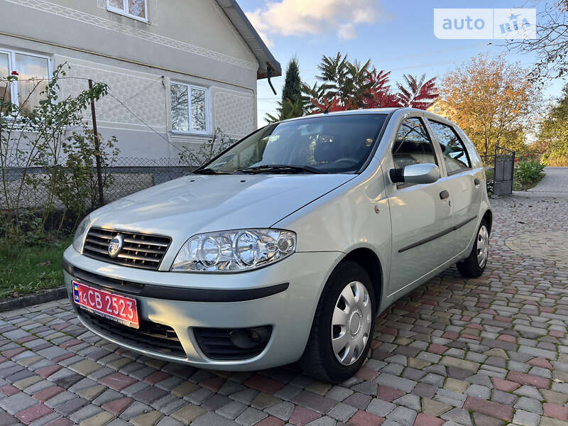 Хетчбек Fiat Punto 2004 в Буську