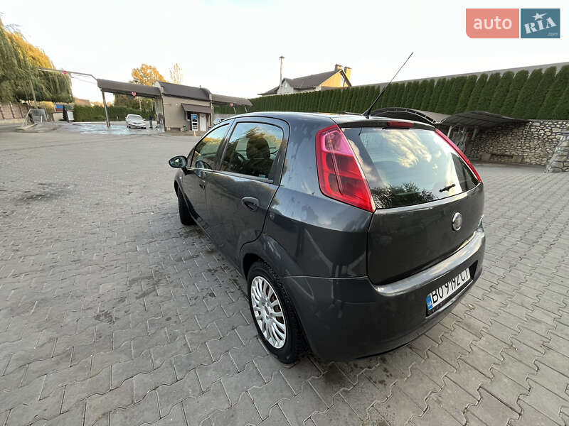 Хетчбек Fiat Punto 2011 в Підволочиську