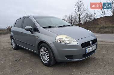 Хэтчбек Fiat Punto 2006 в Ровно