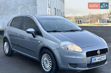 Хэтчбек Fiat Punto 2006 в Ровно