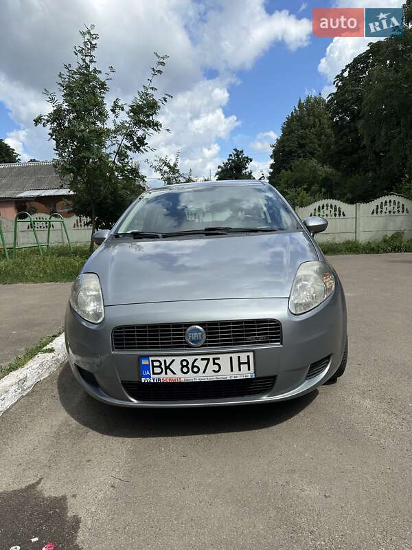 Хэтчбек Fiat Punto 2006 в Ровно