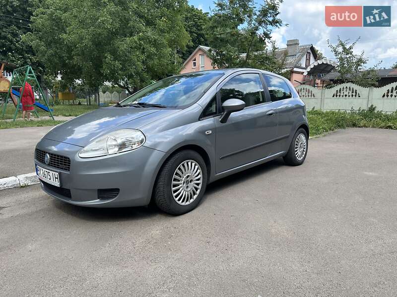 Хэтчбек Fiat Punto 2006 в Ровно