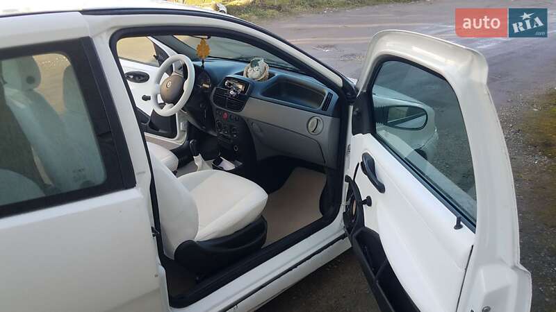 Хэтчбек Fiat Punto 2002 в Львове