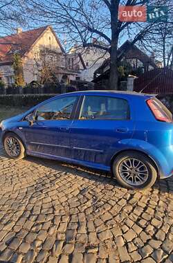 Хэтчбек Fiat Punto 2011 в 