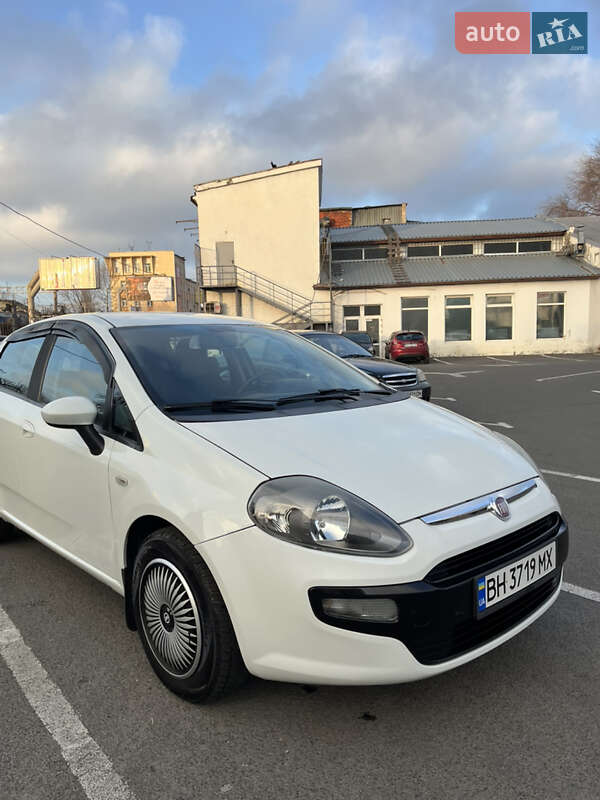 Хэтчбек Fiat Punto 2011 в Киеве