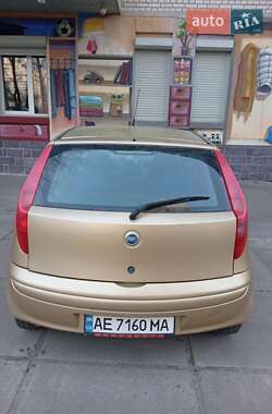 Хэтчбек Fiat Punto 2001 в 