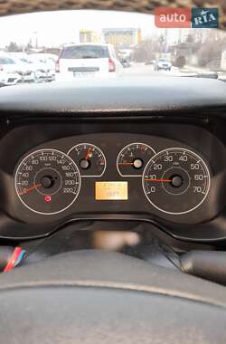 Хэтчбек Fiat Punto 2010 в 