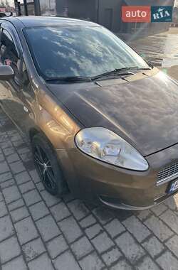 Хэтчбек Fiat Punto 2009 в 