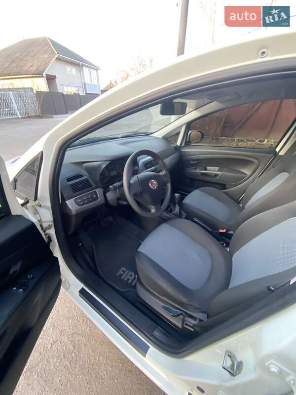 Хэтчбек Fiat Punto 2011 в Прилуках