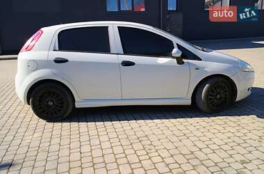 Хэтчбек Fiat Punto 2010 в 