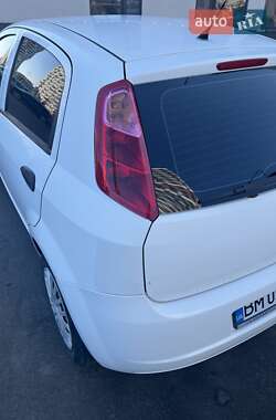 Хэтчбек Fiat Punto 2009 в 