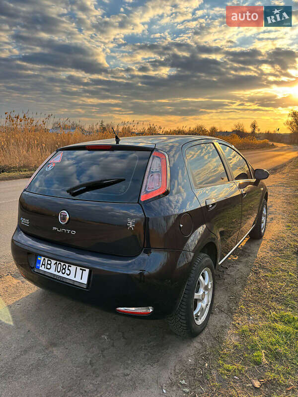 Хэтчбек Fiat Punto 2012 в Ямполе фото 3 Хэтчбек Fiat Punto 2012 в Ямполе