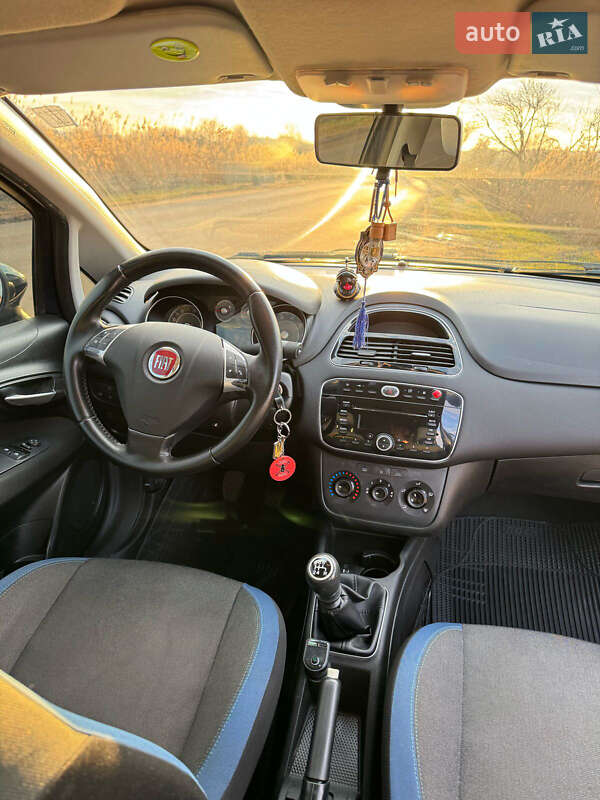 Хэтчбек Fiat Punto 2012 в Ямполе фото 4 Хэтчбек Fiat Punto 2012 в Ямполе