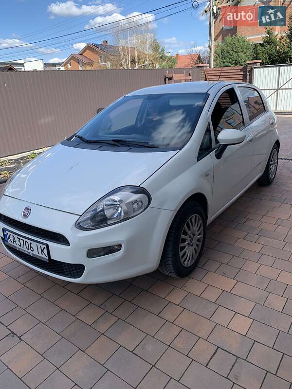 Хэтчбек Fiat Punto 2015 в Киеве