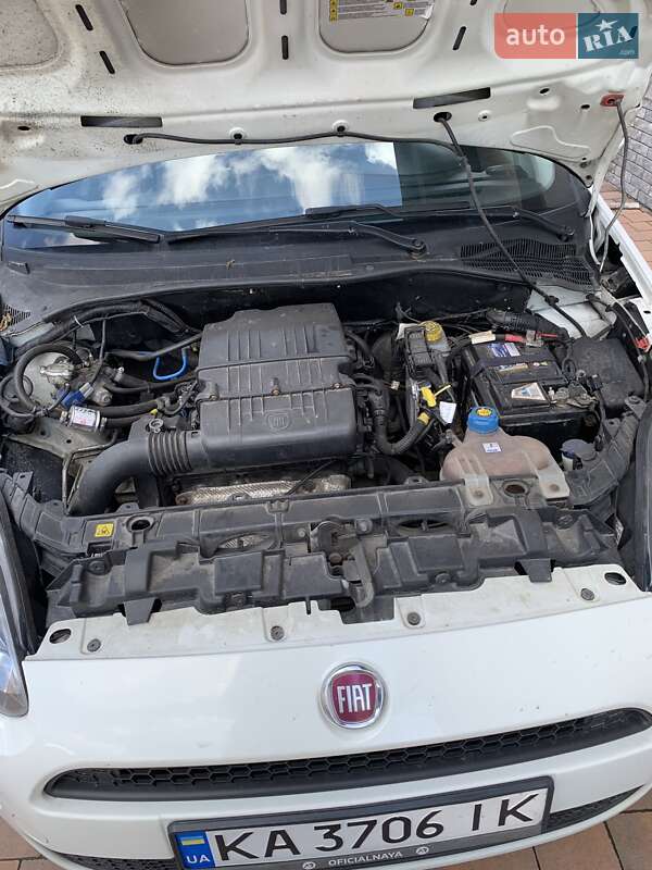 Хэтчбек Fiat Punto 2015 в Киеве