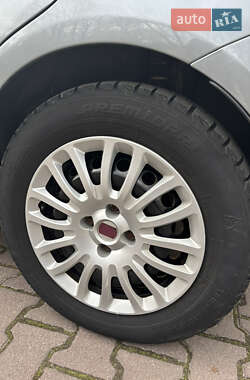 Хэтчбек Fiat Punto 2008 в 