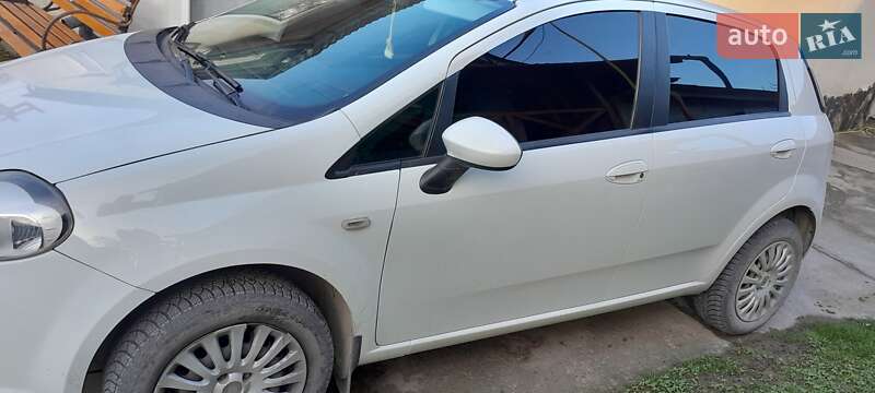 Хэтчбек Fiat Punto 2010 в Бурштыне фото 2 Хэтчбек Fiat Punto 2010 в Бурштыне