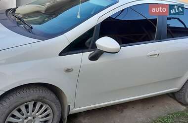 Хэтчбек Fiat Punto 2010 в 
